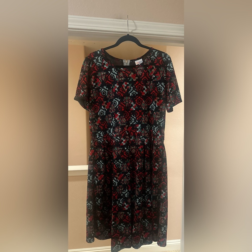 NWOT Plus Size LuLaRoe‎ Amelia Short Sleeve Print Dress. Size 3XL.